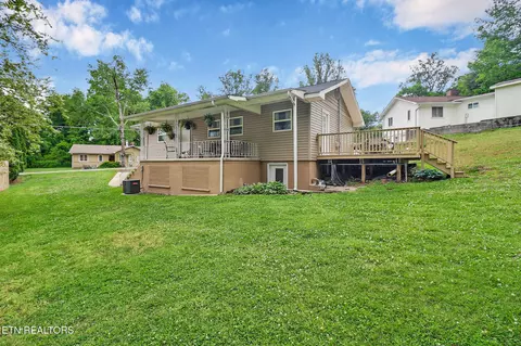 106 Dewey Rd, Oak Ridge, TN 37830