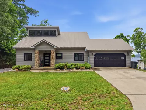 1225 Weaver Ln, Dandridge, TN 37725