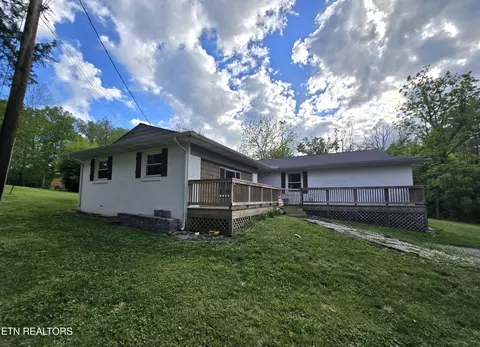 224 Parkey Rd, Ewing, VA 24248