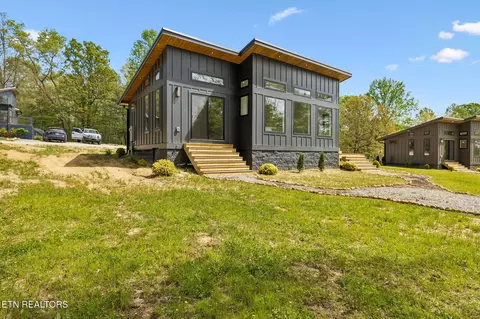 51 Dwellings Dr, Tracy City, TN 37387