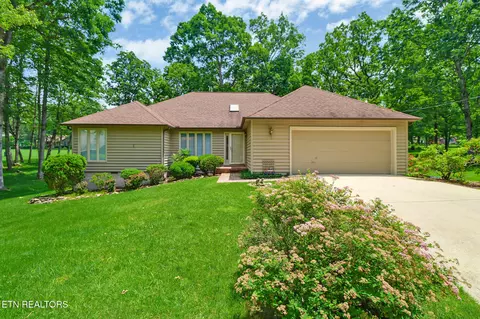 131 Snead Dr, Crossville, TN 38558