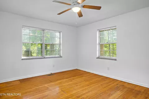 Bedroom - 8518 Coppock Rd, Corryton, TN 37721 photo 2 of 3