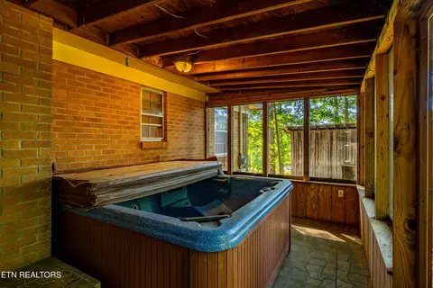 Exterior - 8518 Coppock Rd, Corryton, TN 37721 photo 7 of 10