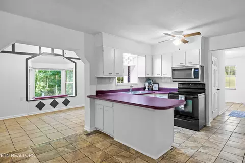 Kitchen - 8518 Coppock Rd, Corryton, TN 37721 photo 1 of 2