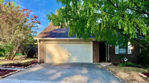 438 Amanda Cir, Knoxville, TN 37922
