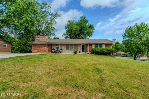 3633 Cunningham Rd, Knoxville, TN 37918