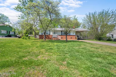 1515 Charles Dr, Knoxville, TN 37918