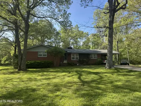664 Sparta Dr, Crossville, TN 38555