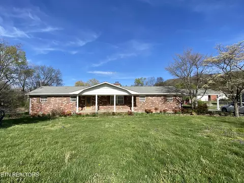 415 Barberry Dr, Knoxville, TN 37912