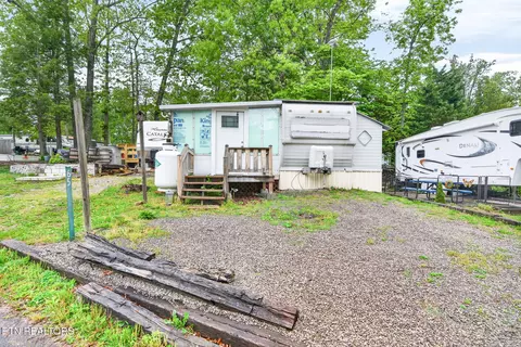 65 Seminole Rd, Crossville, TN 38572