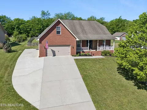 941 Carter Springs Dr, Maryville, TN 37801