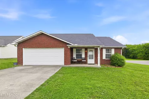 304 Teal Dr, Maryville, TN 37801