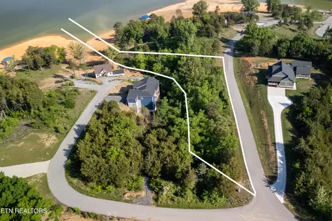 Quiet Cove Way, Dandridge, TN 37725