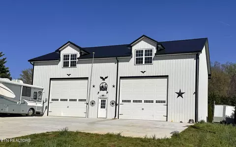 613 Ross Dr, Dandridge, TN 37725