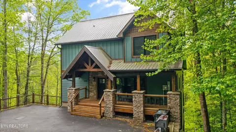 5276 Riversong Way, Sevierville, TN 37876