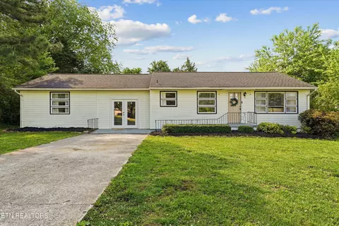 3322 Cunningham Rd, Knoxville, TN 37918