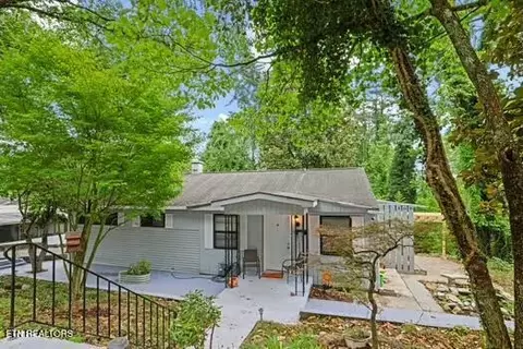 109 Albany Rd, Oak Ridge, TN 37830