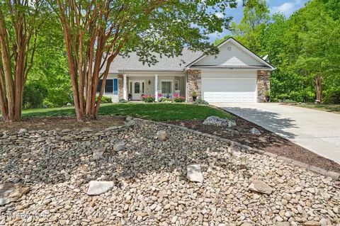126 Mariners Dr, Crossville, TN 38558