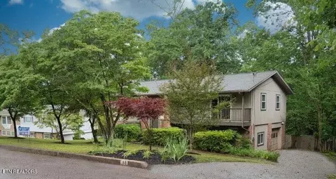 18 Moore Ln, Oak Ridge, TN 37830