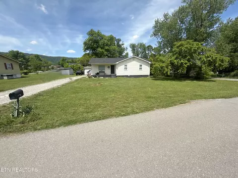 119 Little Creek Ln, La Follette, TN 37766