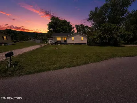 119 Little Creek Ln, La Follette, TN 37766