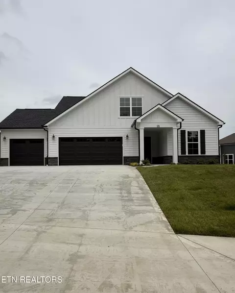 178 River Birch Dr, Lenoir City, TN 37771