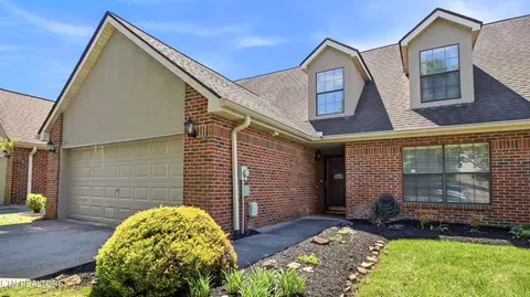 619 Farragut Commons Dr, Knoxville, TN 37934
