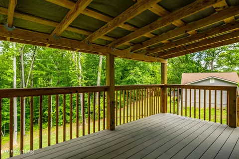 Exterior - 202 Skyline Ln, Powell, TN 37849 photo 9 of 11