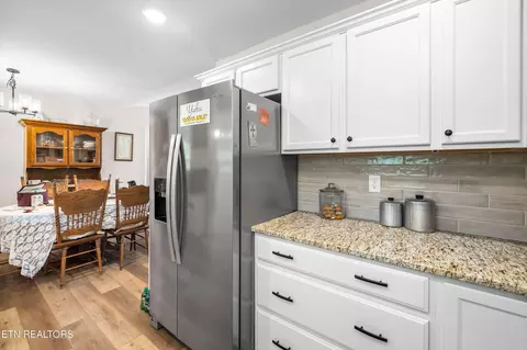 Kitchen - 202 Skyline Ln, Powell, TN 37849 photo 5 of 5