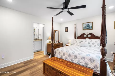 Bedroom - 202 Skyline Ln, Powell, TN 37849 photo 7 of 7