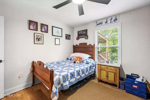 Bedroom - 202 Skyline Ln, Powell, TN 37849 photo 2 of 7