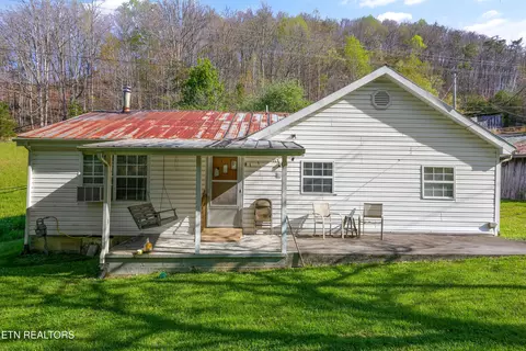 542 Back Valley Rd, Sneedville, TN 37869