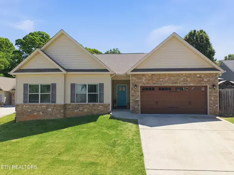 814 Mackenzie Dr, Maryville, TN 37804