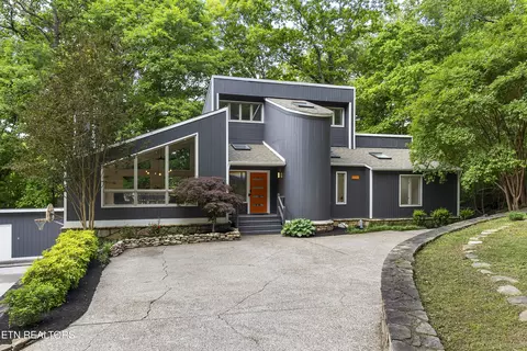 2611 Shore Line Rd, Knoxville, TN 37932