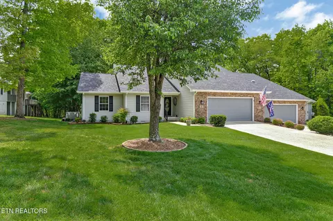2 Altanglen Ln, Crossville, TN 38558