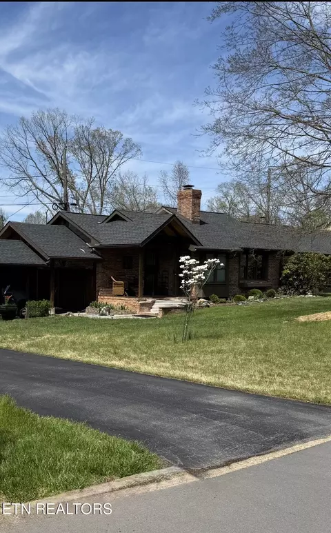 3524 Pinewood Pl, Kingsport, TN 37664