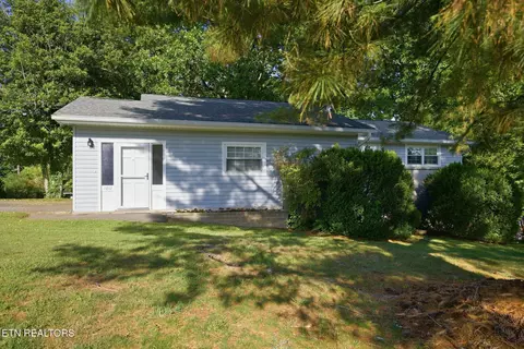 1812 Cherokee St, Athens, TN 37303