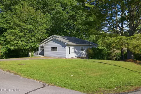 1812 Cherokee St, Athens, TN 37303