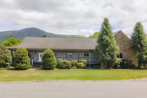 3938 Katy Hollar Rd, Sevierville, TN 37862