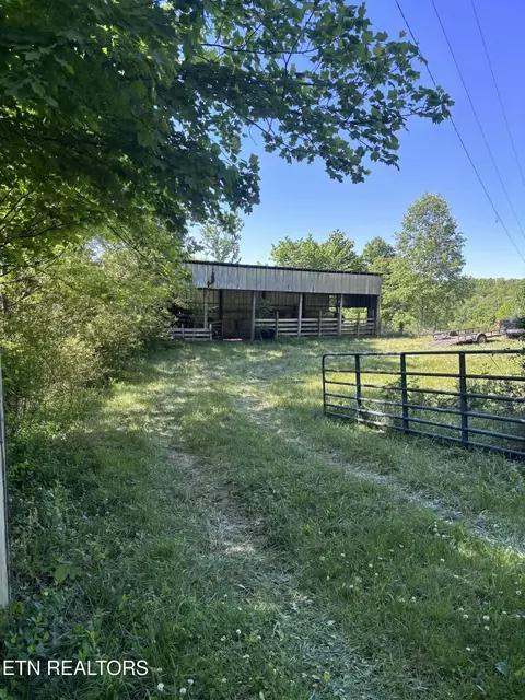 407 Earl Maples Ln, Tazewell, TN 37879