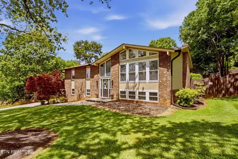 9957 Tierra Verde Dr, Knoxville, TN 37922
