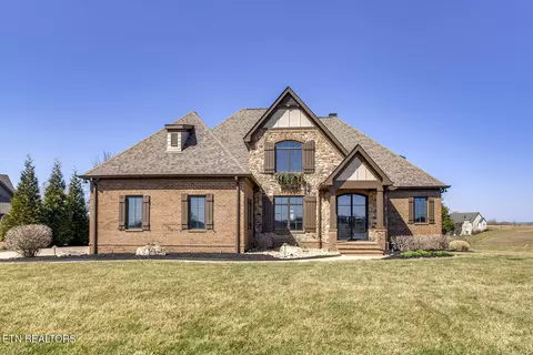 916 Castaway Ln, Lenoir City, TN 37772