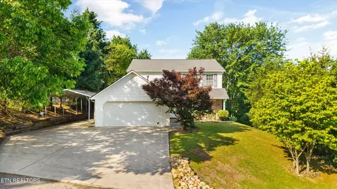 8215 Foxworth Tr, Powell, TN 37849