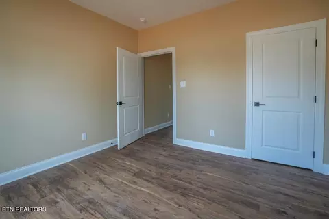Bedroom - 5129 Gregory Rd, Greenback, TN 37742 photo 2 of 2