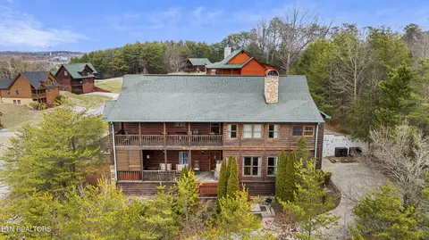 2818 Seth Rd, Pigeon Forge, TN 37863