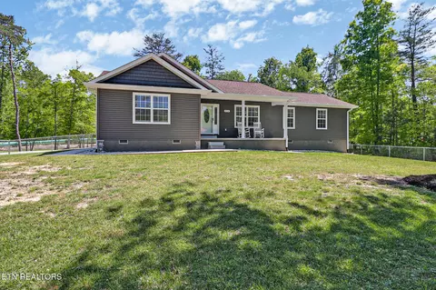 874 Deer Lodge Hwy, Clarkrange, TN 38553