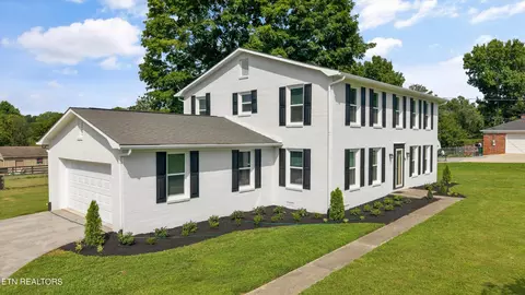 327 Kenmark Dr, Maryville, TN 37803