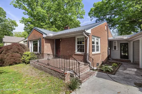 610 S Charles G Seivers Blvd, Clinton, TN 37716