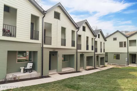 2604 Sevier Ave #102, Knoxville, TN 37920
