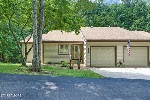 313 Lake Catherine Cir, Crossville, TN 38558